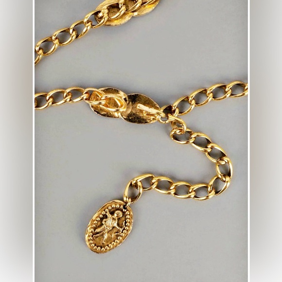 Authentic Chanel ULTRA RARE Vintage Gold Cherub Chain Belt / Necklace - Picture 10 of 15